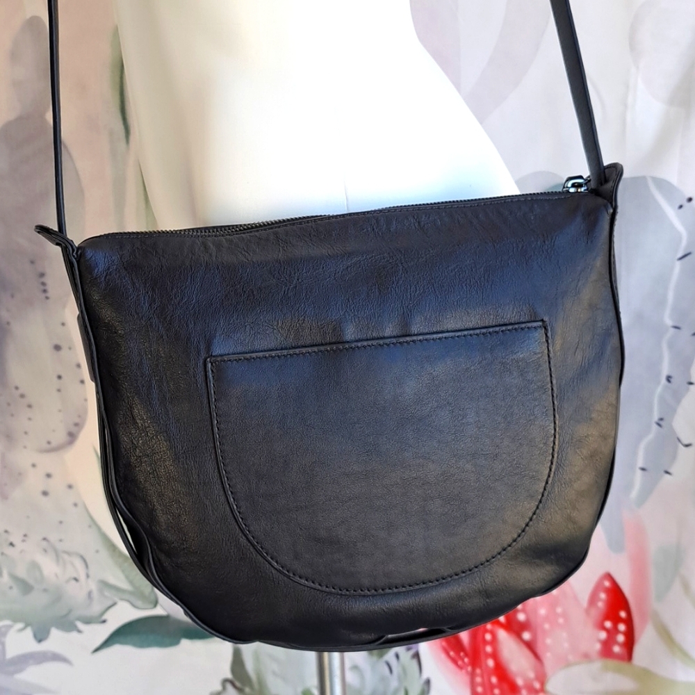 📢Sold‼️ Thacker New York Black Leather Sling Half Moon Hobo Crossbody Bag - Picture 5 of 15